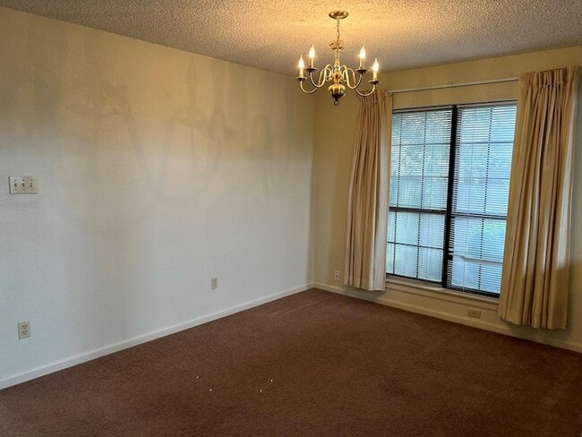 Photo - 1225 Eaton Ln