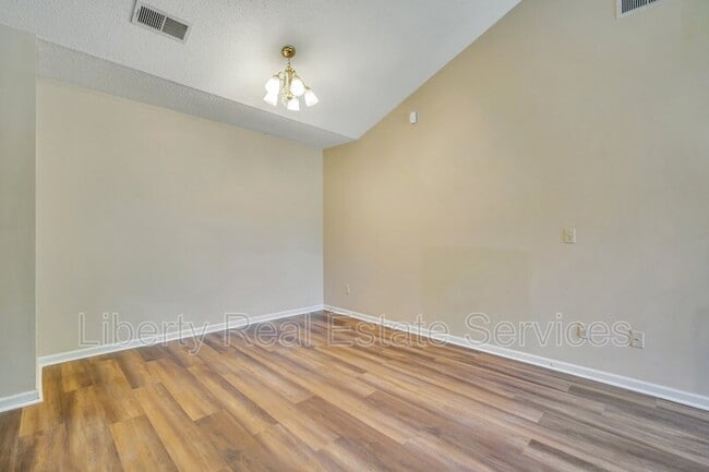 Photo - 1501 Woodcrest Cir