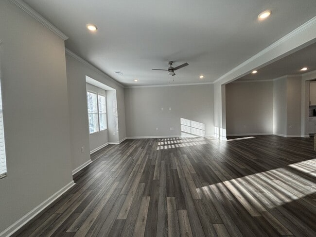 Photo - 609 Tova Fls Dr