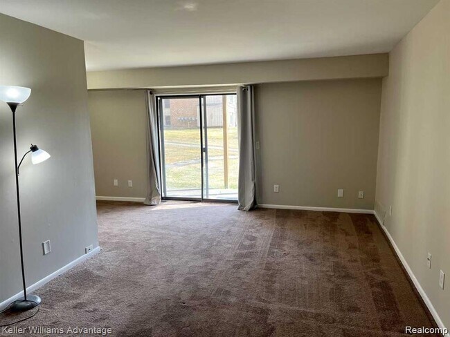 Photo - 30060 W 12 Mile Rd Unidad 85