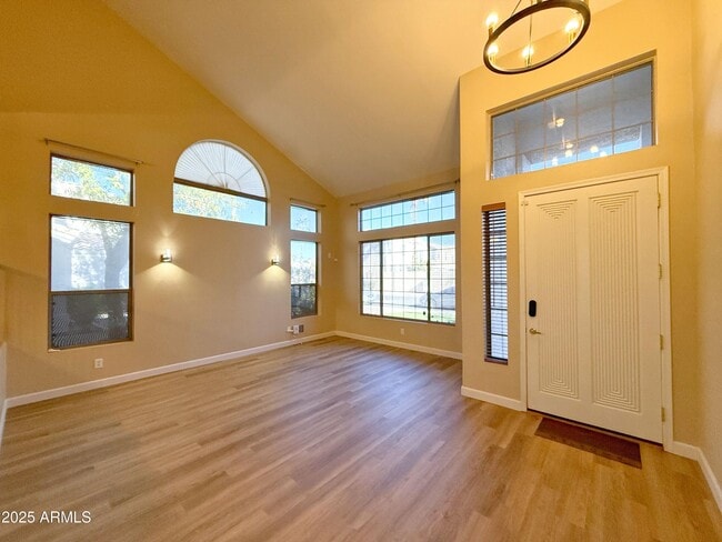 Photo - 1432 S Apache Dr