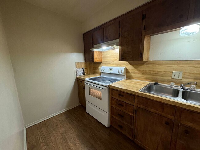 Photo - 201 W Lincoln Ave Unit 5