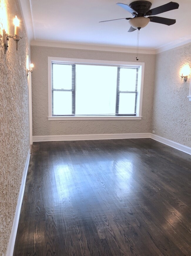 Photo - 2422 W Fullerton Ave Unit 2W