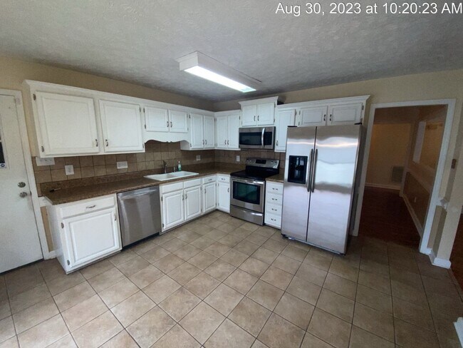 Photo - 429 Oakgrove Dr