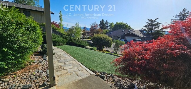 Photo - Single Family Home in NE Grants Pass with RV Parking