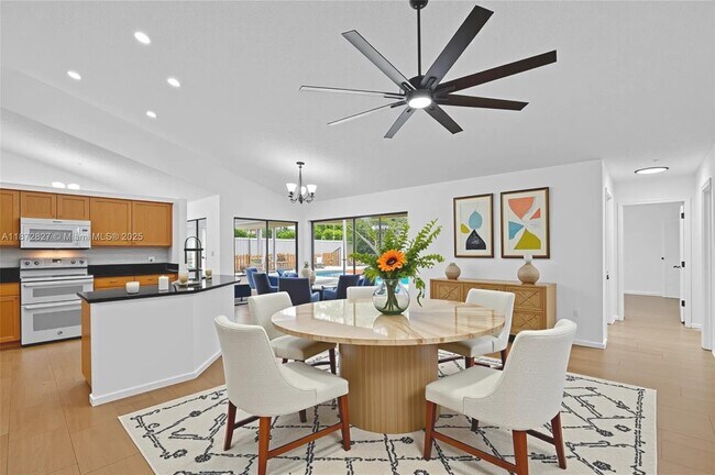 Photo - 9721 Majestic Way House