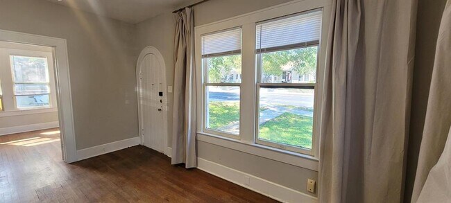 Photo - 4405 Red River St