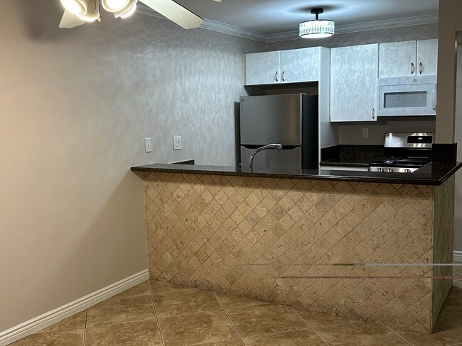 Photo - 18350 Hatteras St Unit 108