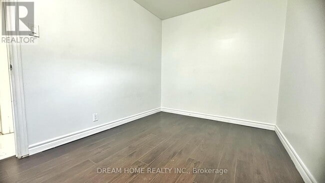 Photo - 51 Laxford Ave