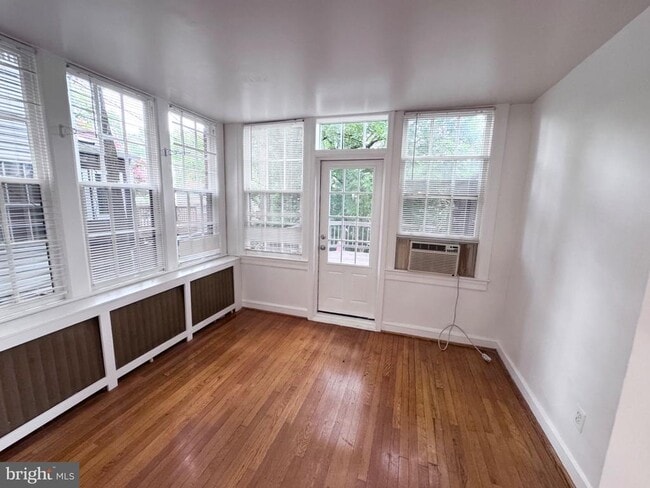 Photo - 4417 Volta Pl NW