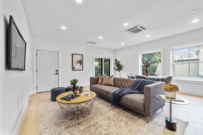 Photo - 208 Spencer Ave Unit 7