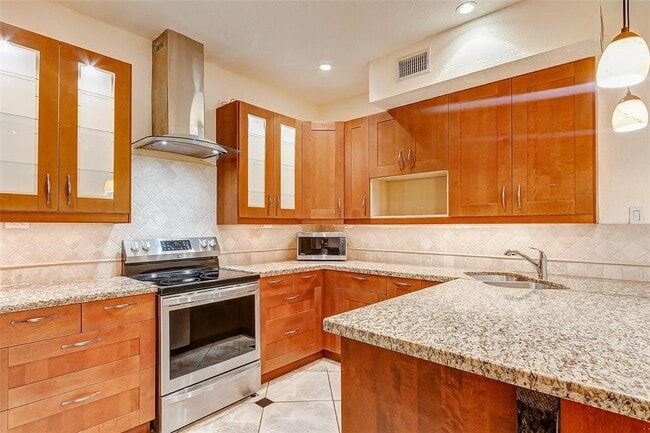 Photo - 7350 Kirby Dr Unidad 5