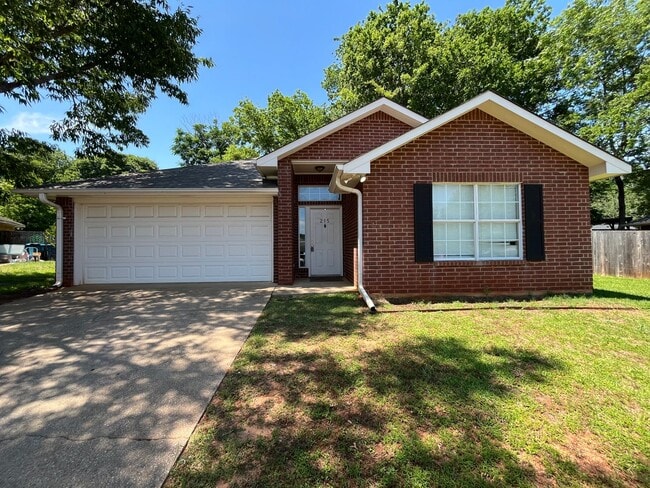 Coming Soon! Charming and Contemporary 3-B... - Coming Soon! Charming and Contemporary 3-B... House