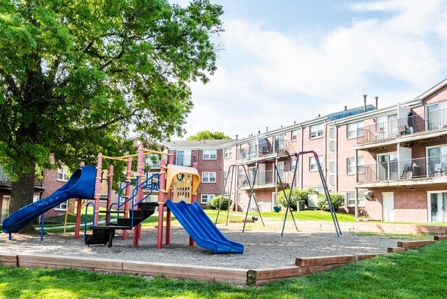 The Colonial Apartments