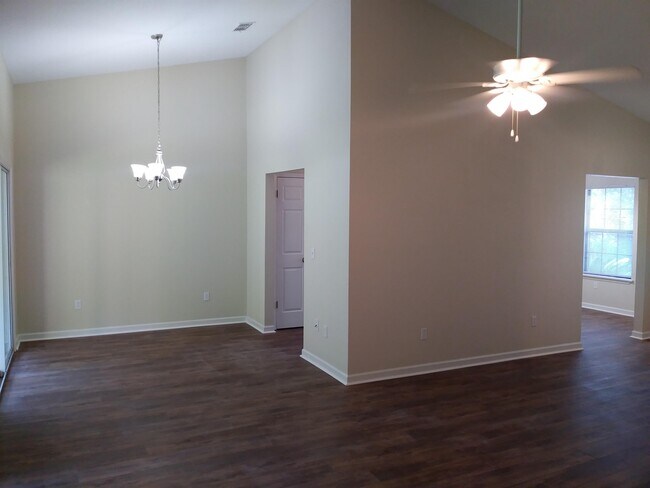 Photo - 1608 Akridge Dr