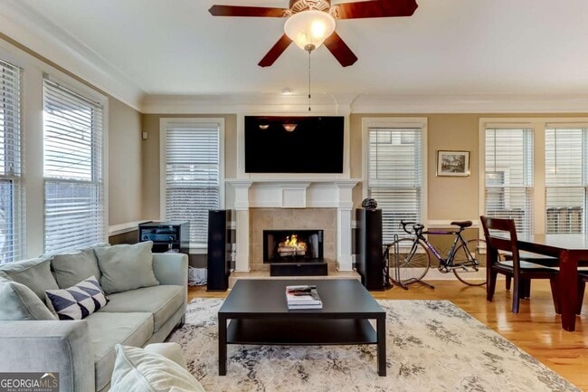 Photo - 345 Chastain St SE