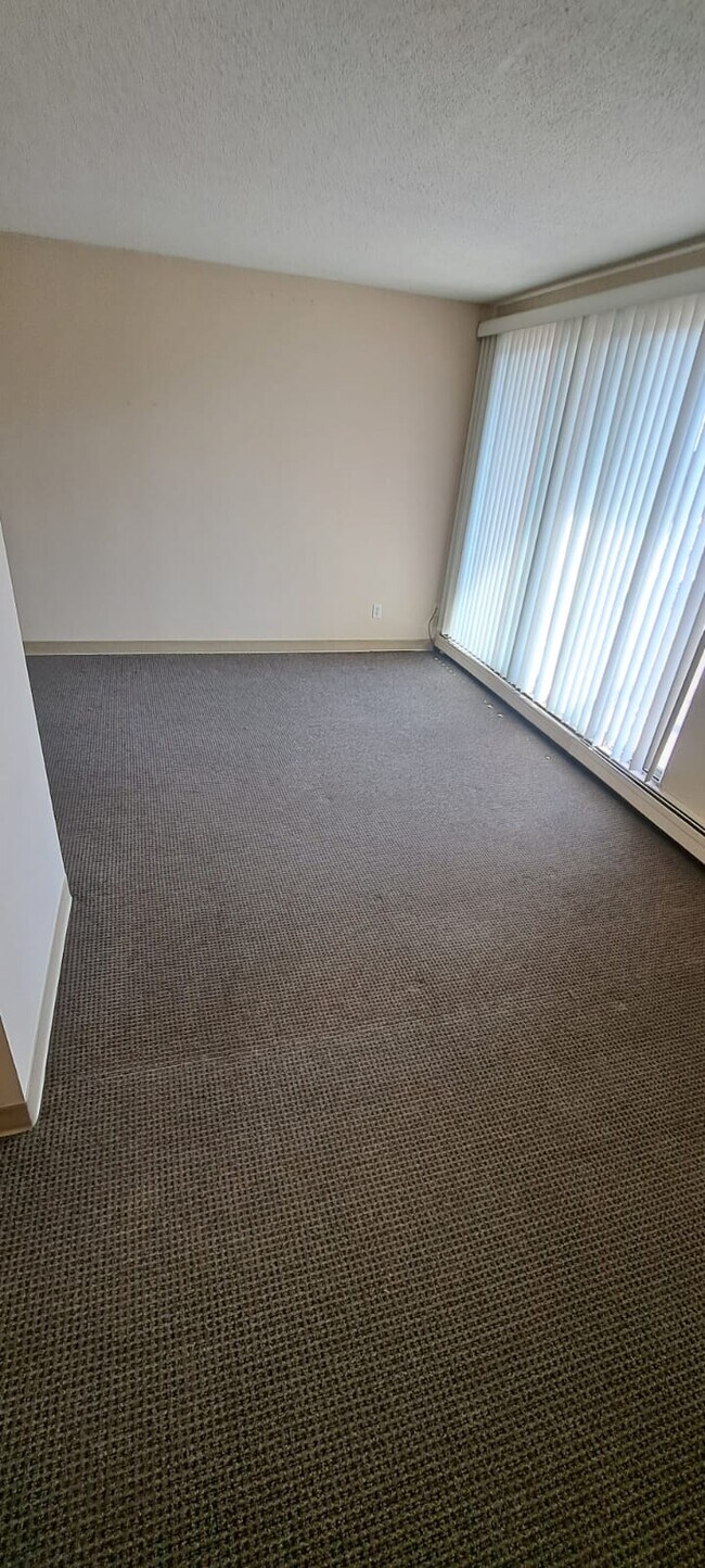 Photo - 13516-102 102 St NW Unit 207