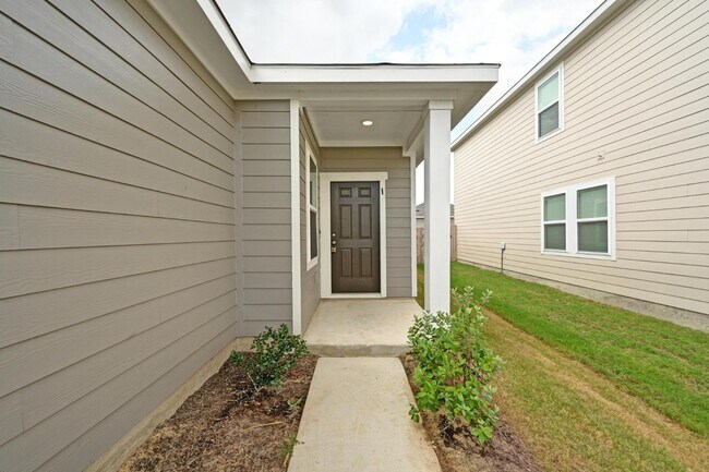 Photo - 473 Thistle Ln