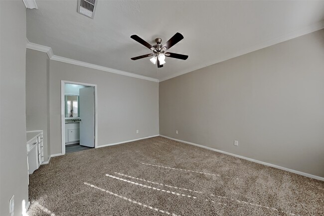 Building Photo - 2127 Jamara Ln