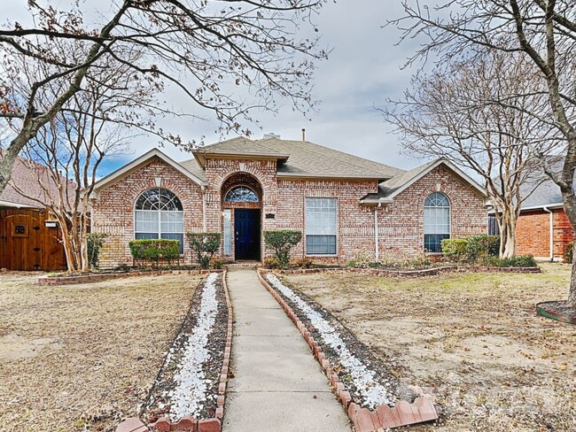 Photo - 1041 Essex Dr