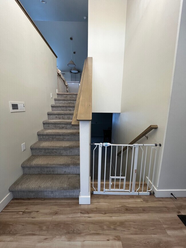 Photo - 2461 8th St W