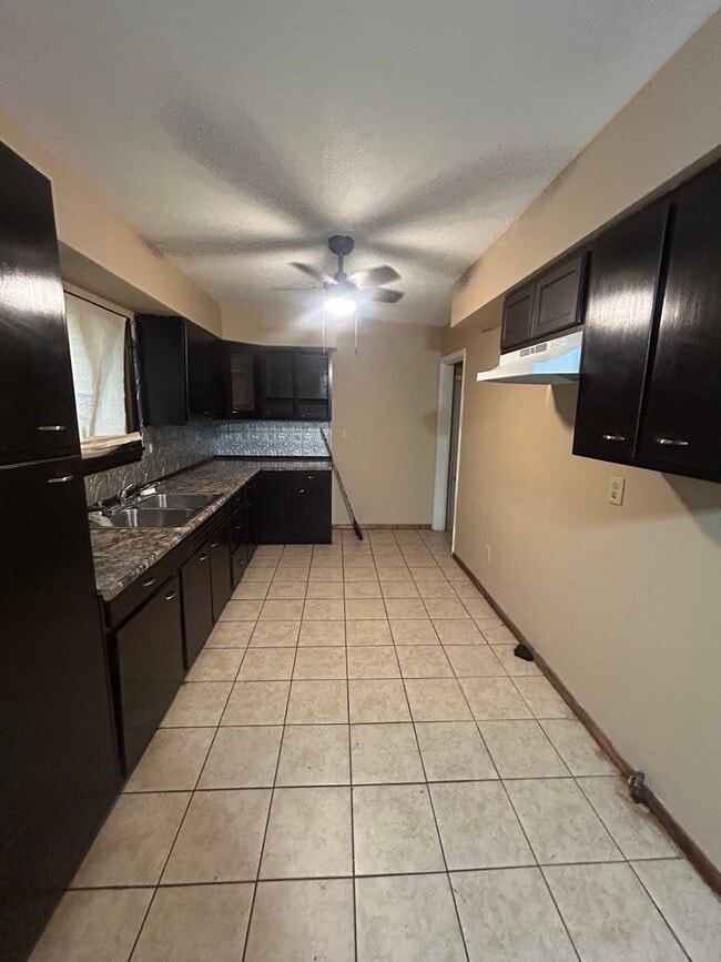 Photo - 2277 Jennings St