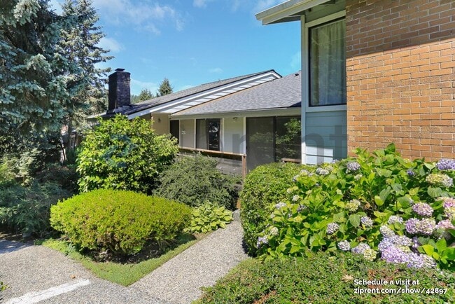 Photo - 2440 140th Ave NE Condo