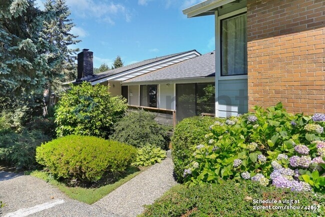 Building Photo - 2440 140th Ave NE Rental