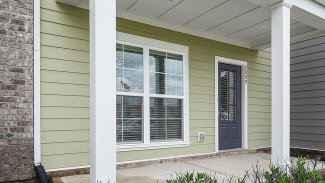 Photo - 2009 Serenity St