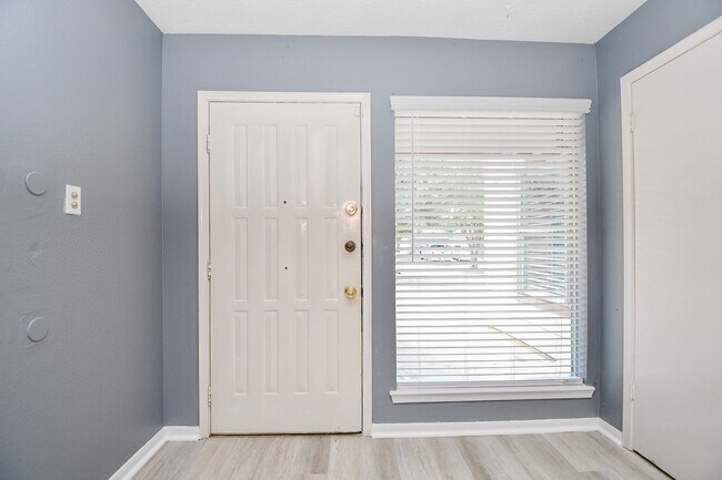 Photo - 12015 Osage Park Dr