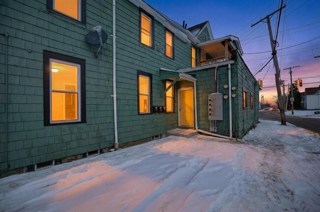 Photo - 3356 W 44th St Unidad 3356 W 44th Street  1