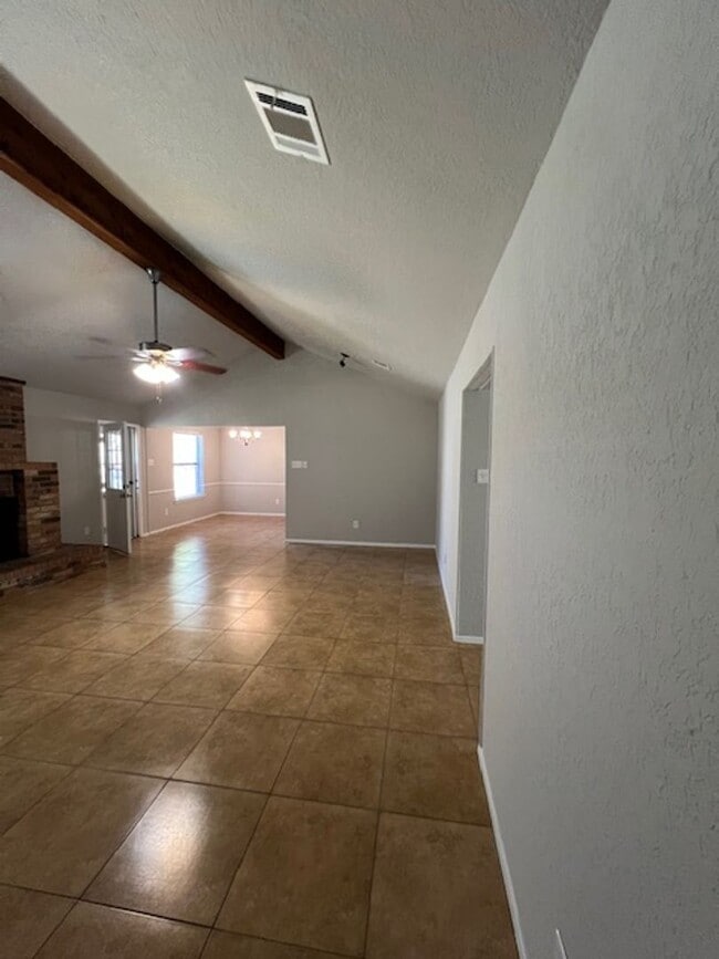 Photo - 608 Crestwood Dr