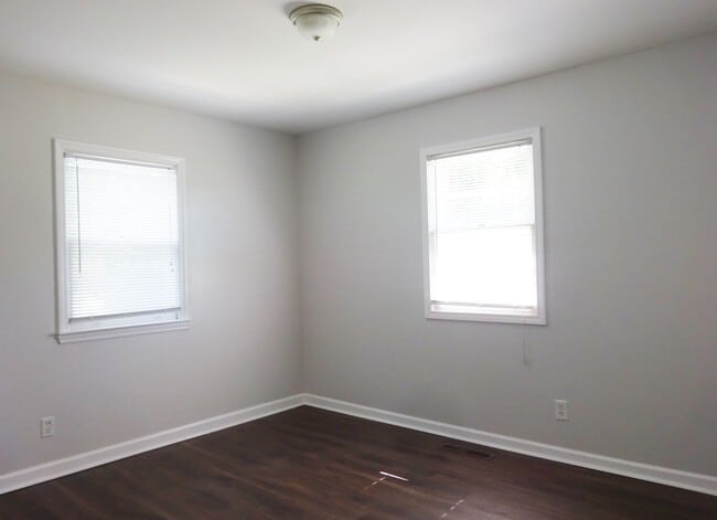 Photo - Lake Front Adorable Home!