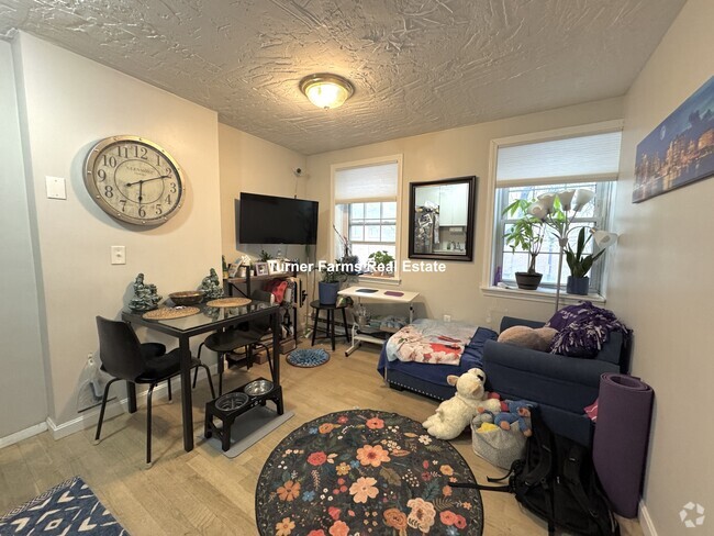 Building Photo - 89A Hudson St Unit 2 Rental