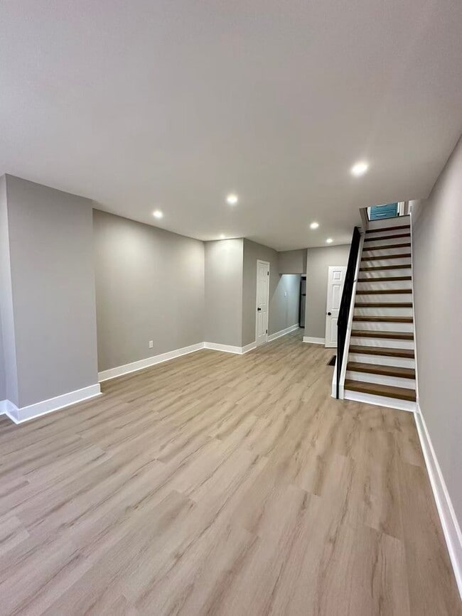 Building Photo - 2B1.5B house in Lower Moyamensing area Available NOW