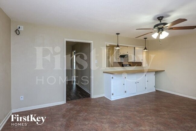 Photo - 816 Russell Ln