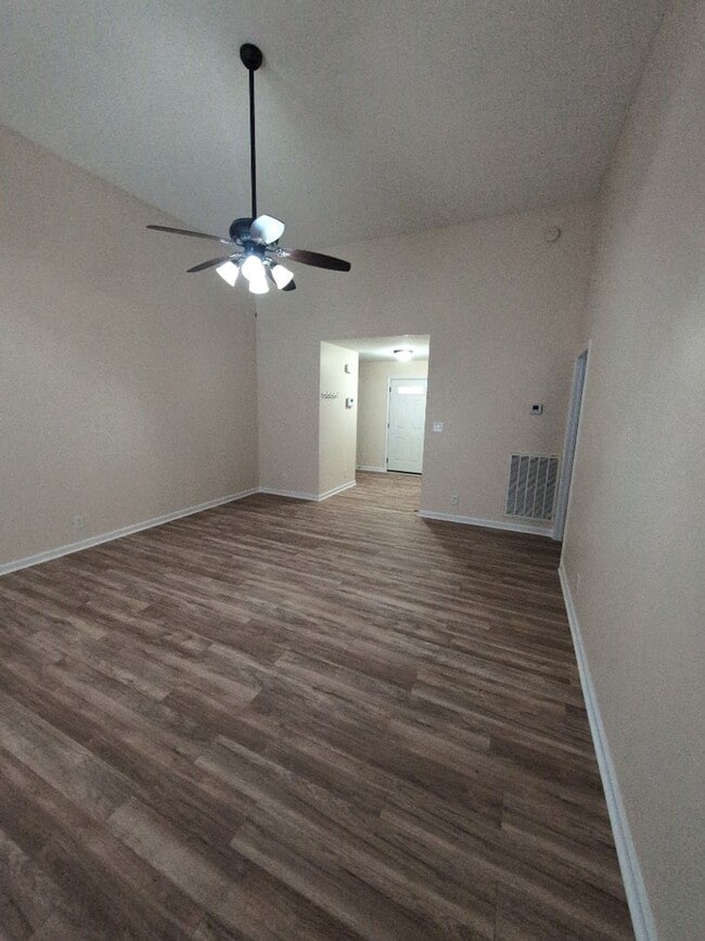 Photo - 536 Fox Trot Dr