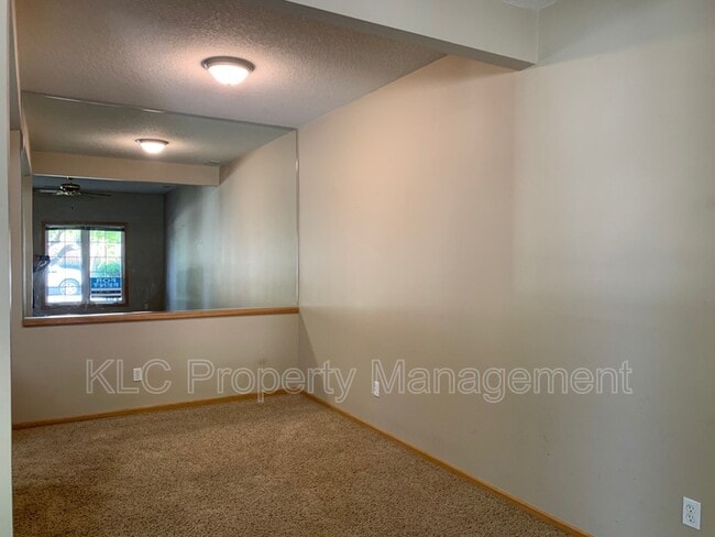 Photo - 1215 S 52nd St