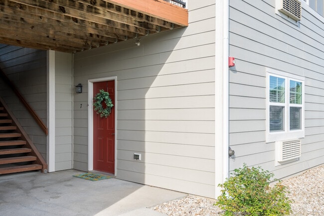 Entrada - Remington Square