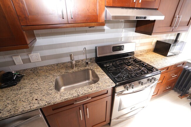 Photo - 72 Strathmore Rd