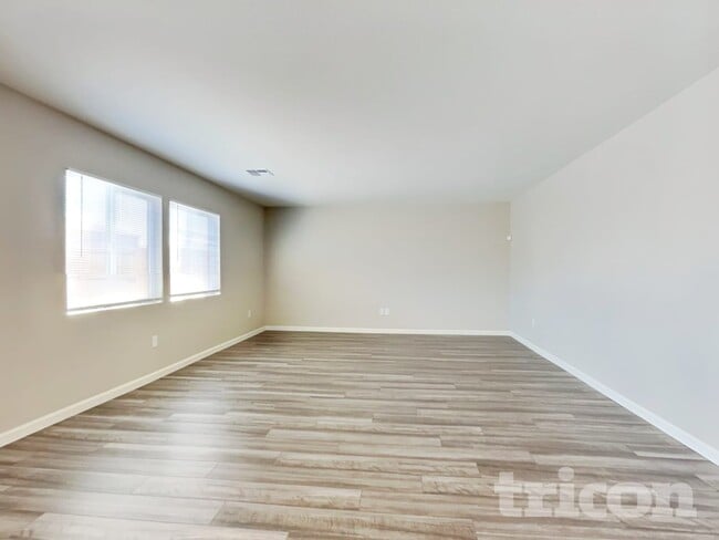 Photo - 8958 Elk Ravine Dr