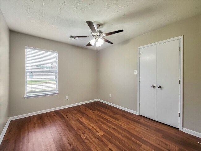 Photo - 16393 Many Trees Ln