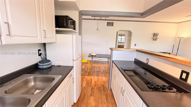 Photo - 8600 Byron Ave Unit 8600-8