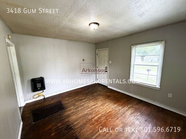 Photo - 3418 Gum St