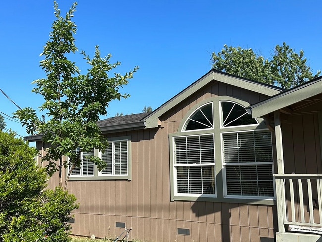 Building Photo - Modern Auburn Retreat—Fully Renovated 3BR ... Rental