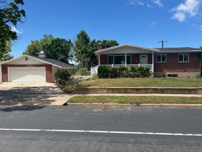 Kaysville 4 Bedroom, 2.5 Baths, big 2 car ... - Kaysville 4 Bedroom, 2.5 Baths, big 2 car ... House