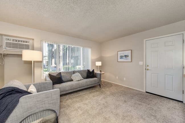 Cove - Sala de estar - Marina Village West