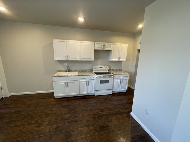 Photo - Cozy 1 bedroom unit with extra space! Unit 5