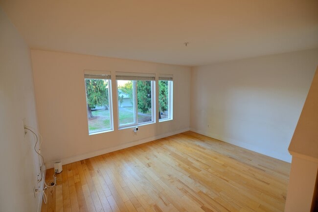 Photo - 14538-14512 12th Ave NE