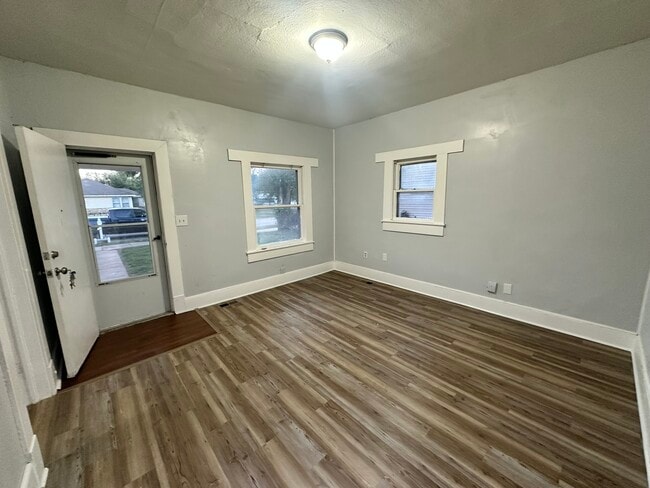 Photo - 1524 E 3rd Ave